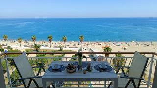 Maremare, really on the Beach, with private parking - Savona - 0