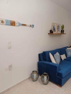 Holiday House near Beach - 4