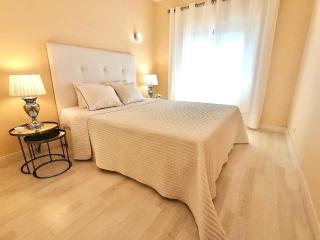 Beachfront Seaview Litoralmar apt, Fast WIFI, Airco, Pool, Private Parking - Portimão - 0