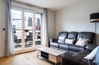 Convenient 2BR Apt near subway - 9