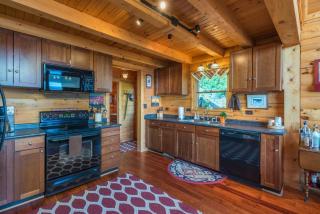 Above the Clouds Log Cabin, Hot Tub & Views! - Old Fort - 9