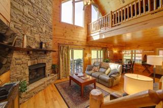 Maggie Valley Cabin with Private Hot Tub and Game Room - 9