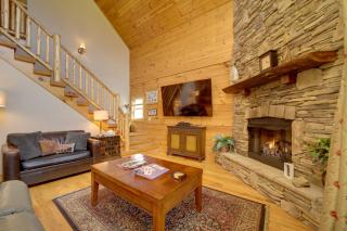 Maggie Valley Cabin with Private Hot Tub and Game Room - 7