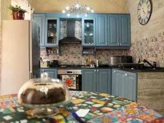 Birgu Square Townhouse, Rooftop & 3 Bathrooms - 4