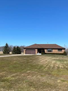 Dave & Susie's Place Across from Notting Hill Farm! - 9