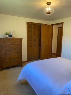 Dave & Susie's Place Across from Notting Hill Farm! - 5