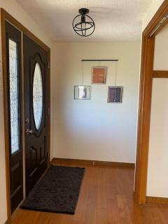 Dave & Susie's Place Across from Notting Hill Farm! - 4