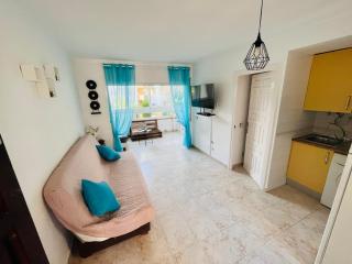 Roses, Family vacation, swimming pool & barbecue - 3