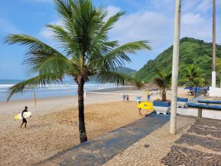 Praia do Tombo - Pé na areia - Guarujá - 6