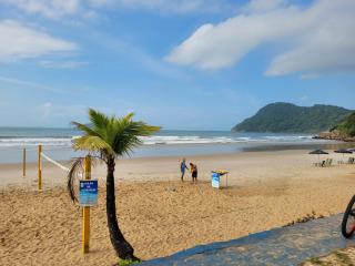 Praia do Tombo - Pé na areia - Guarujá - 7