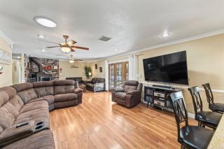 Spacious Desert Getaway! - Henderson - 8