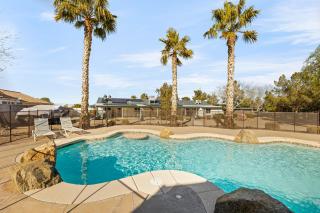 Spacious Desert Getaway! - Henderson - 3