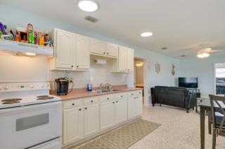 Waterfront Okeechobee Getaway with Backyard Dock! - 2