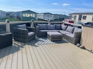 Trecco bay caravan hire 4 bedrooms sleeps 10 - Porthcawl - 8