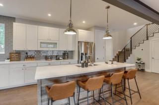 Zen Haus* Lavish Getaway w/ Gym, Sauna, Hot Tub - Denver - 4