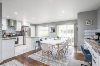 NEW Modern Home w/ Beautiful Finishes! - Denver - 4