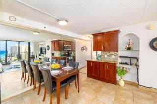 Beautiful Ocean View, Split AC, 1 Block to Beach and Parking - Honolulu - 1