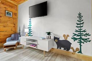 Upscale 3-Bedroom Oasis Nestled in the Woods - 3