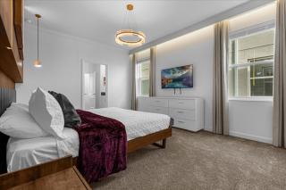 9 Bedrooms- 5 Bathrooms Storey Lake 2976 Pl - Kissimmee - 1