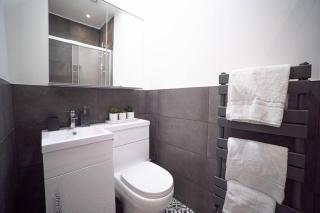 Train Station Apartments - Luton - 7