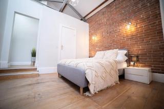Train Station Apartments - Luton - 4