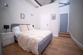 Train Station Apartments - Luton - 2