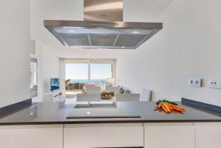 Charming apt with Ocean view - 3