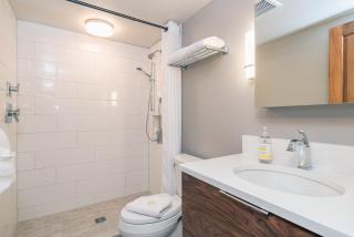 West End Winner - Hot Tub, Parking, Open Kitchen & Living Space condo - 3