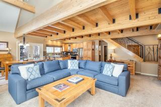 Huge Riverfront Deck, Walk Everywhere - Viking Lodge 100A condo - 0