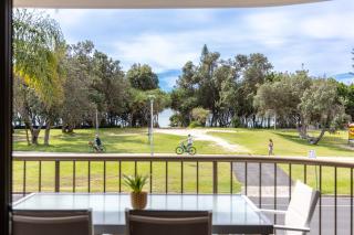 Coastal SOL -Right on Clarkes Beach! - Byron Bay - 3