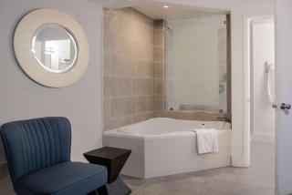 MB Hotel, Trademark Collection by Wyndham - 5