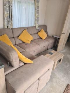 Beautiful 6 Berth Caravan At Breydon Water Nearby Great Yarmouth Ref 10056B - Belton - 4