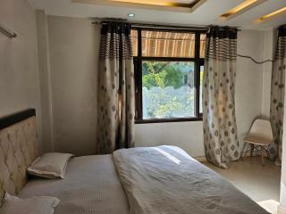 Spacious 2bhk apartment! - New Delhi - 6