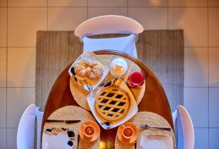 WINDOW ON THE LAKE - 3