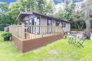 Pet Friendly, Luxury Lodge With Decking In Suffolk Near The Beach Ref 32108A - 8