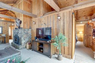 Murphy Cabin with Views Less Than 1 Mi to Hiwassee Lake! - Murphy - 4