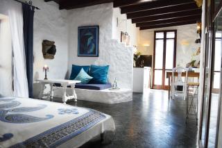 Stylish getaway with secluded Patio in lava Finca - Uga - 7