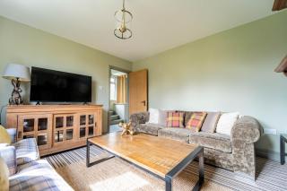 Suitable For Contractors 2 Double Beds and Sofa Bed Private Parking - Harlow - 8