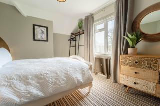 Suitable For Contractors 2 Double Beds and Sofa Bed Private Parking - Harlow - 6
