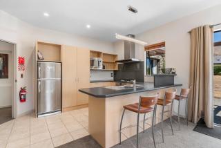 Heritage Villa 10 - Wanaka Holiday Home - Wanaka - 4