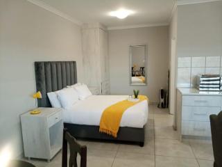 Bella's self contained daily accommodation - Meyerton - 0