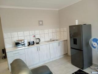 Bella's self contained daily accommodation - Meyerton - 9