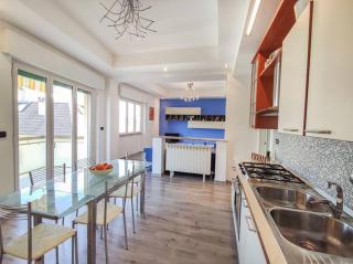 Ampio Quadrilocale 8 Pax vista mare - San Benedetto del Tronto - 2