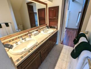 Cityside Big Mountain Lodge - 2