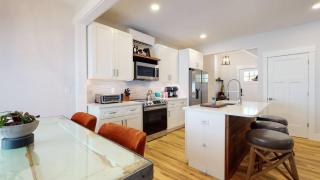 Historic 2BR 1BA with King bed-Fast Wi-Fi 75 OLED TV - Wilmington - 5