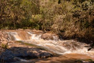 Casa em Bueno Brandão(MG) com Cachoeira Particular - Bueno Brandão - 0