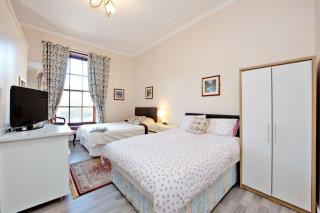 Grand Mansion 9 Beds Sleeps 17 Parking - Groups - 6