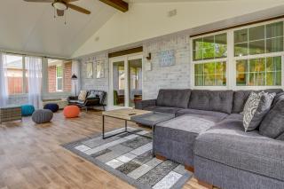 Sunny Pensacola Home with Fire Pit and Gas Grill! - 0