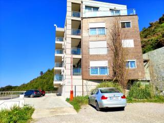 Skyline View Apt & Pool Retreat - 6