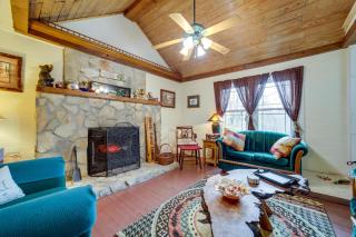 Pet-Friendly Smoky Mountain Getaway with Fire Pit! - Clyde - 7